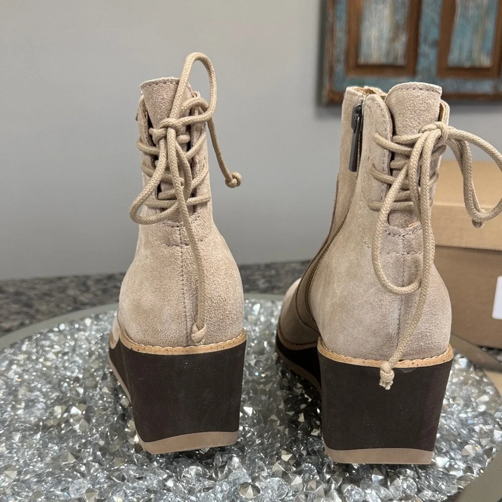 Earth Suede Wedge Bootie in Light Taupe NEW 6